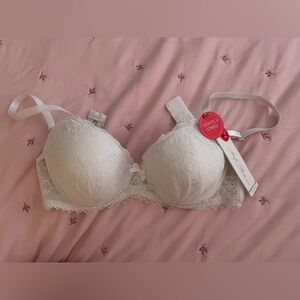 Lace Lightly Lined Marilyn Monroe  Bra - White